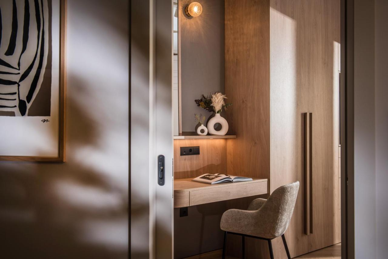 Relaxo Collection Luxury Suites In The Heart Of Heraklion Exterior photo